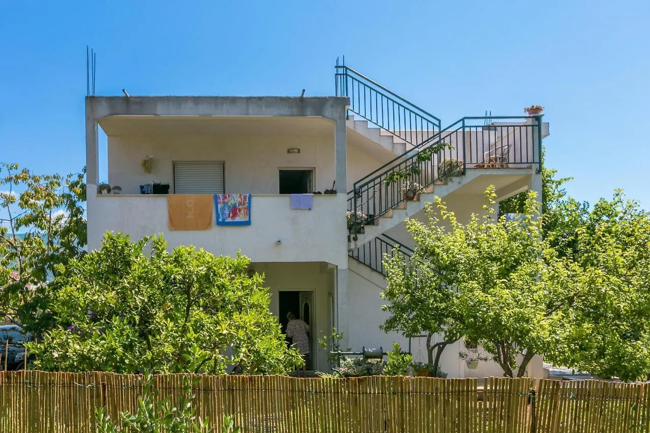 Apartments With A Parking Space Kastel Stafilic, Kastela - 20802 كرواتيا