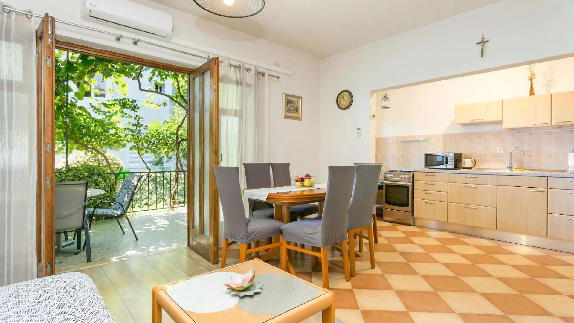 Apartments With A Parking Space Kastel Stafilic, Kastela - 20802 0*,  كرواتيا